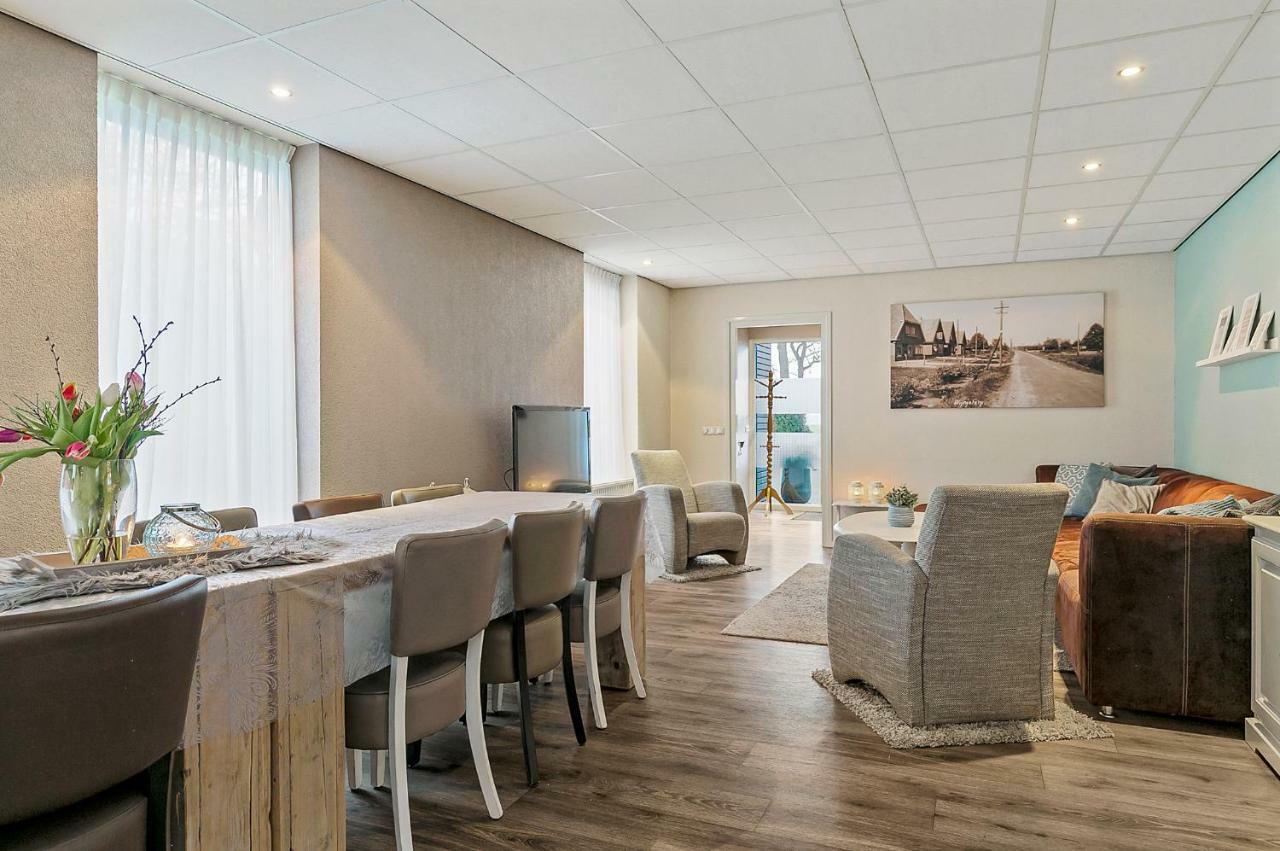 Sfeervol 6 Persoons Appartement - Van Alle Gemakken Voorzien! Bakkeveen Luaran gambar