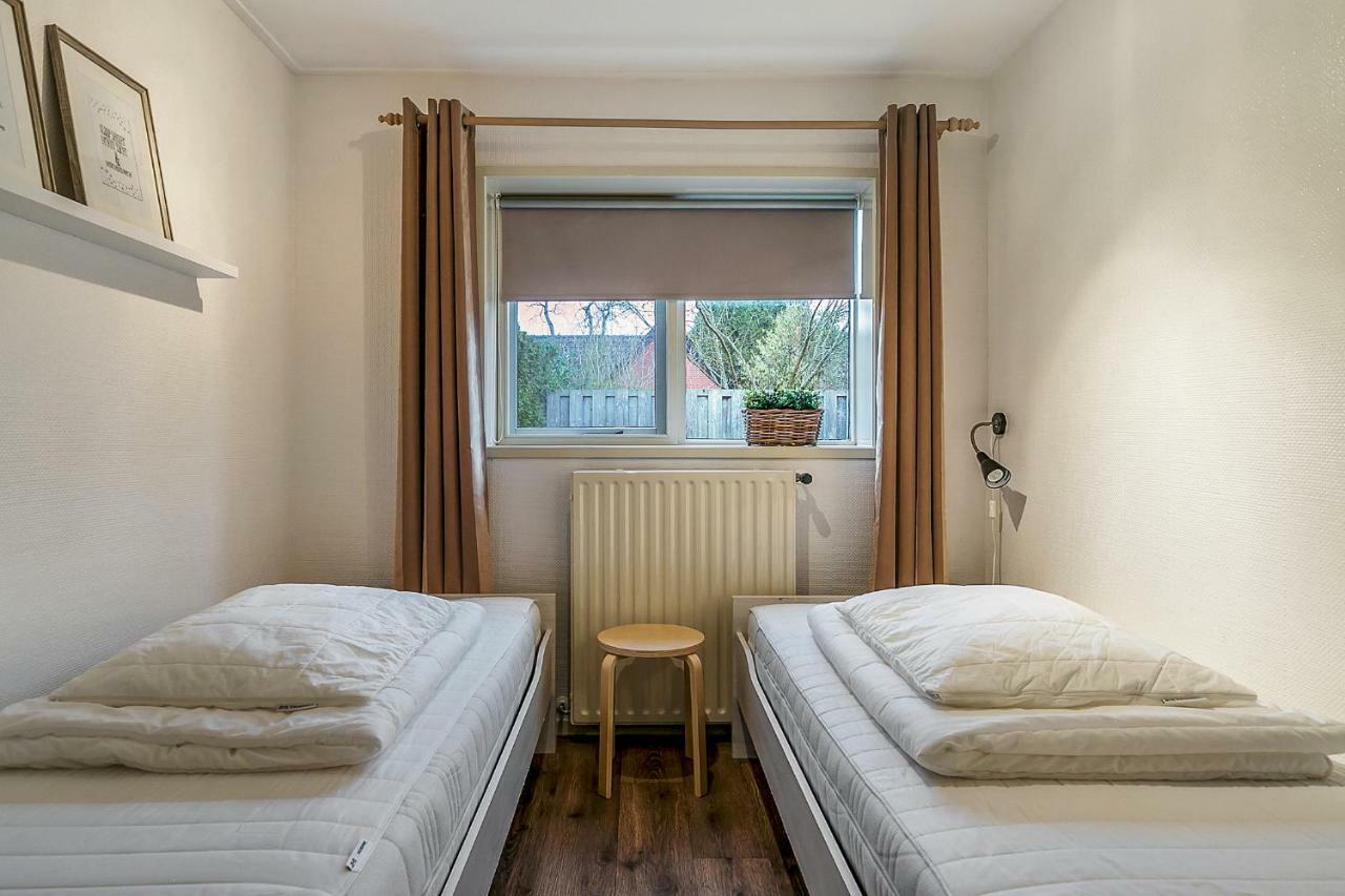 Sfeervol 6 Persoons Appartement - Van Alle Gemakken Voorzien! Bakkeveen Luaran gambar