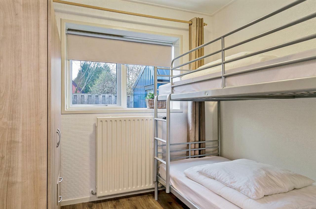 Sfeervol 6 Persoons Appartement - Van Alle Gemakken Voorzien! Bakkeveen Luaran gambar